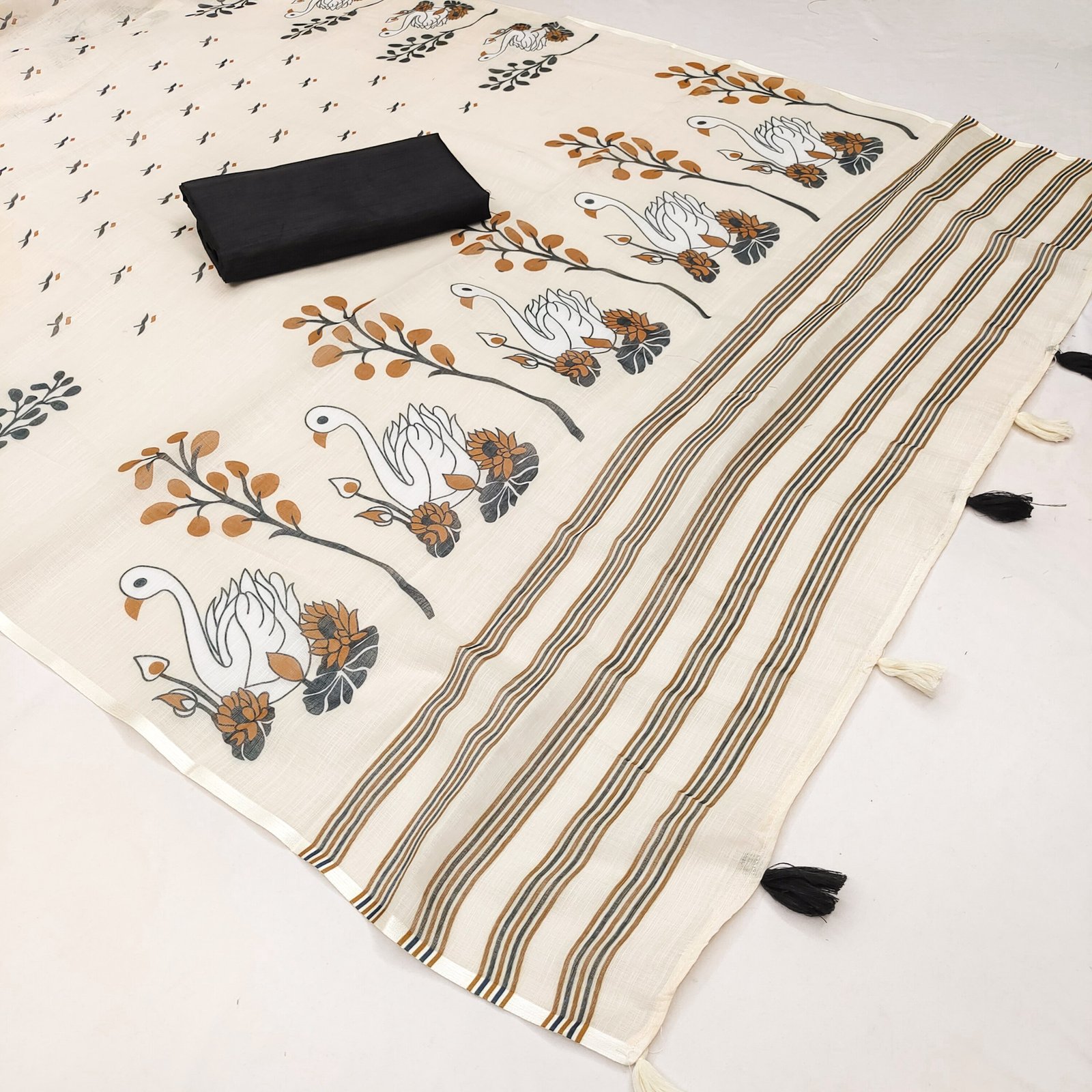 Cream Duck Special Linen Cotton Saree – Summer Friendly Wear - Image 4