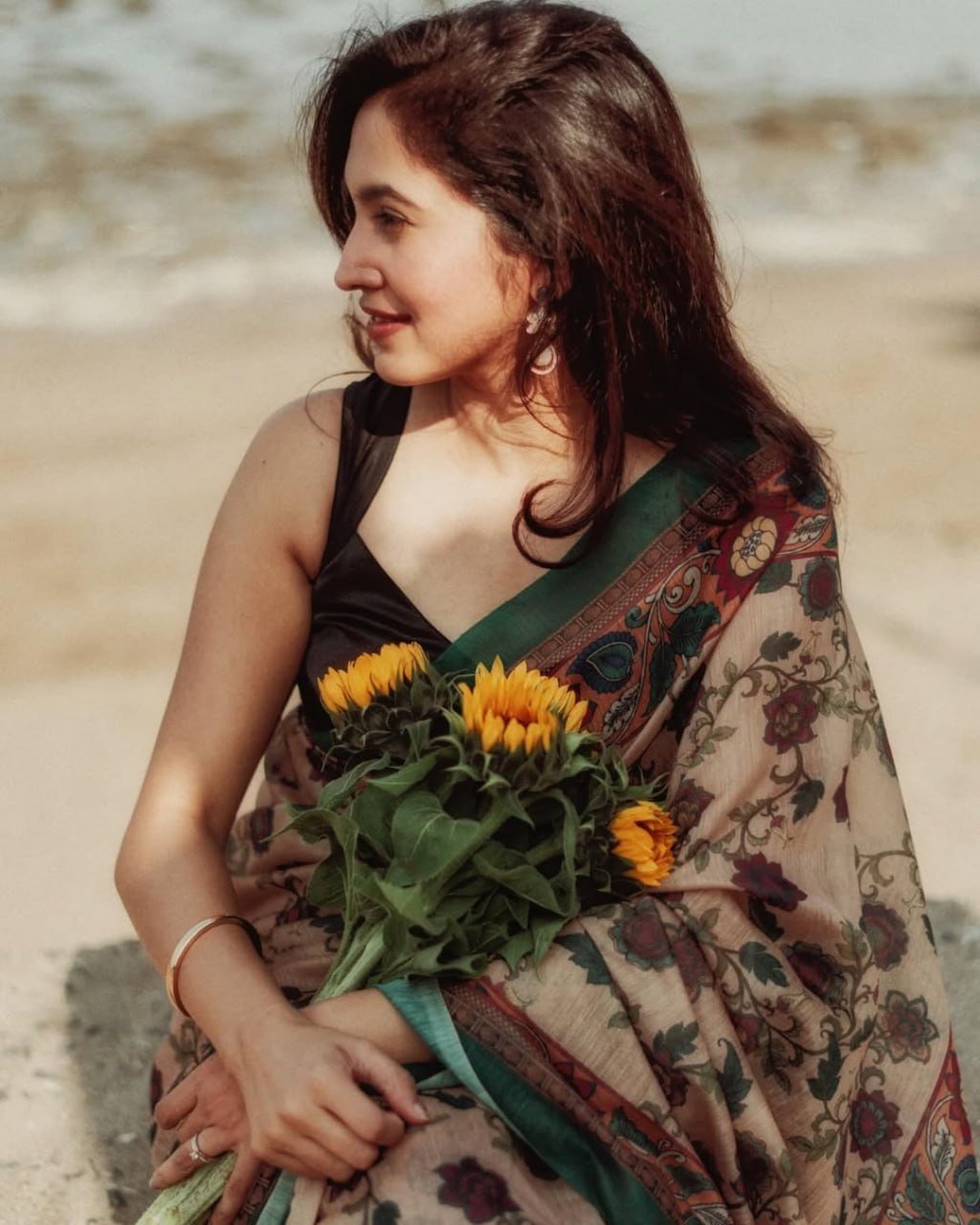 ELEGANT EVERYDAY WEAR ORIGINAL LINEN DIGITAL PRINT SAREE - Image 2