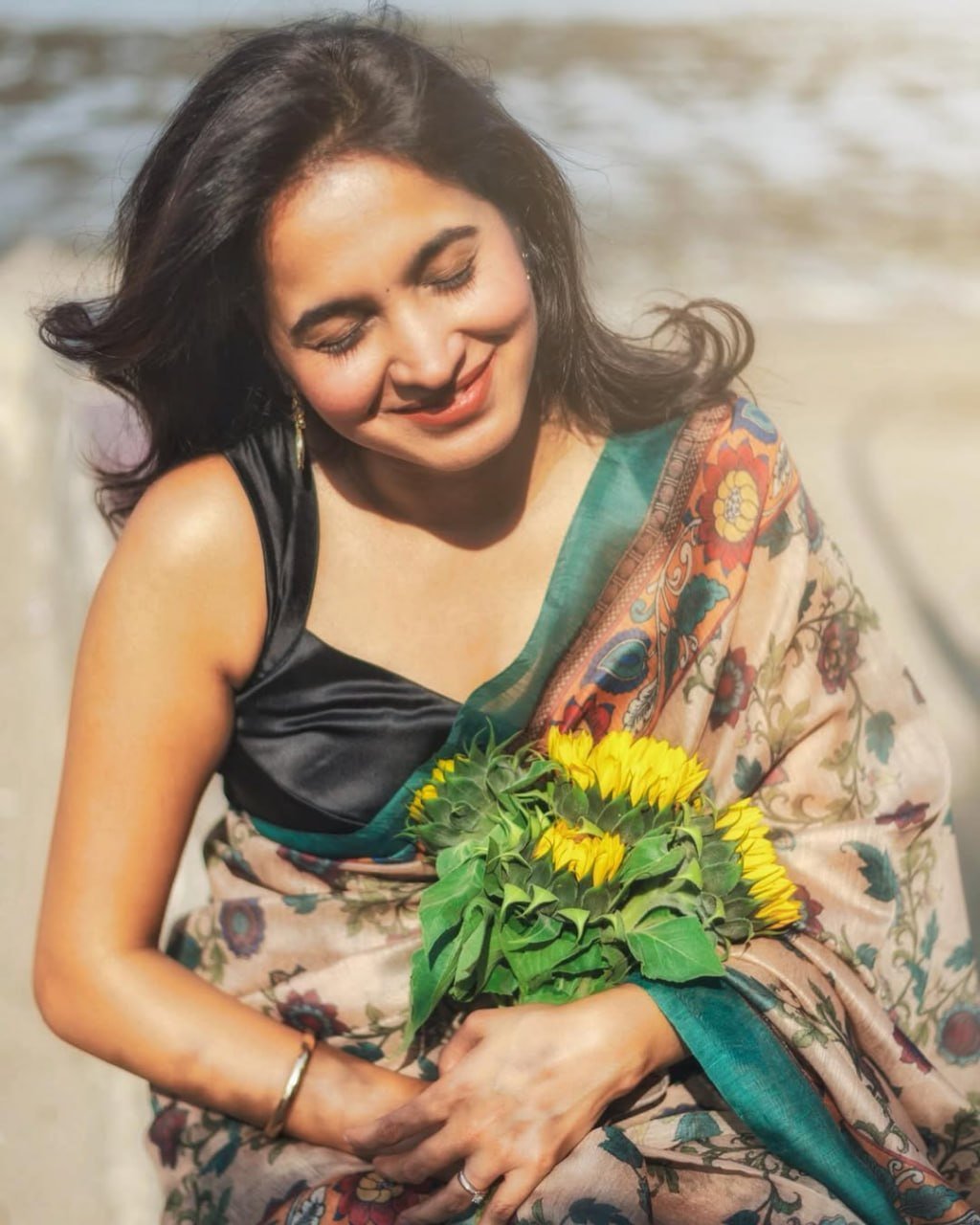 ELEGANT EVERYDAY WEAR ORIGINAL LINEN DIGITAL PRINT SAREE - Image 5