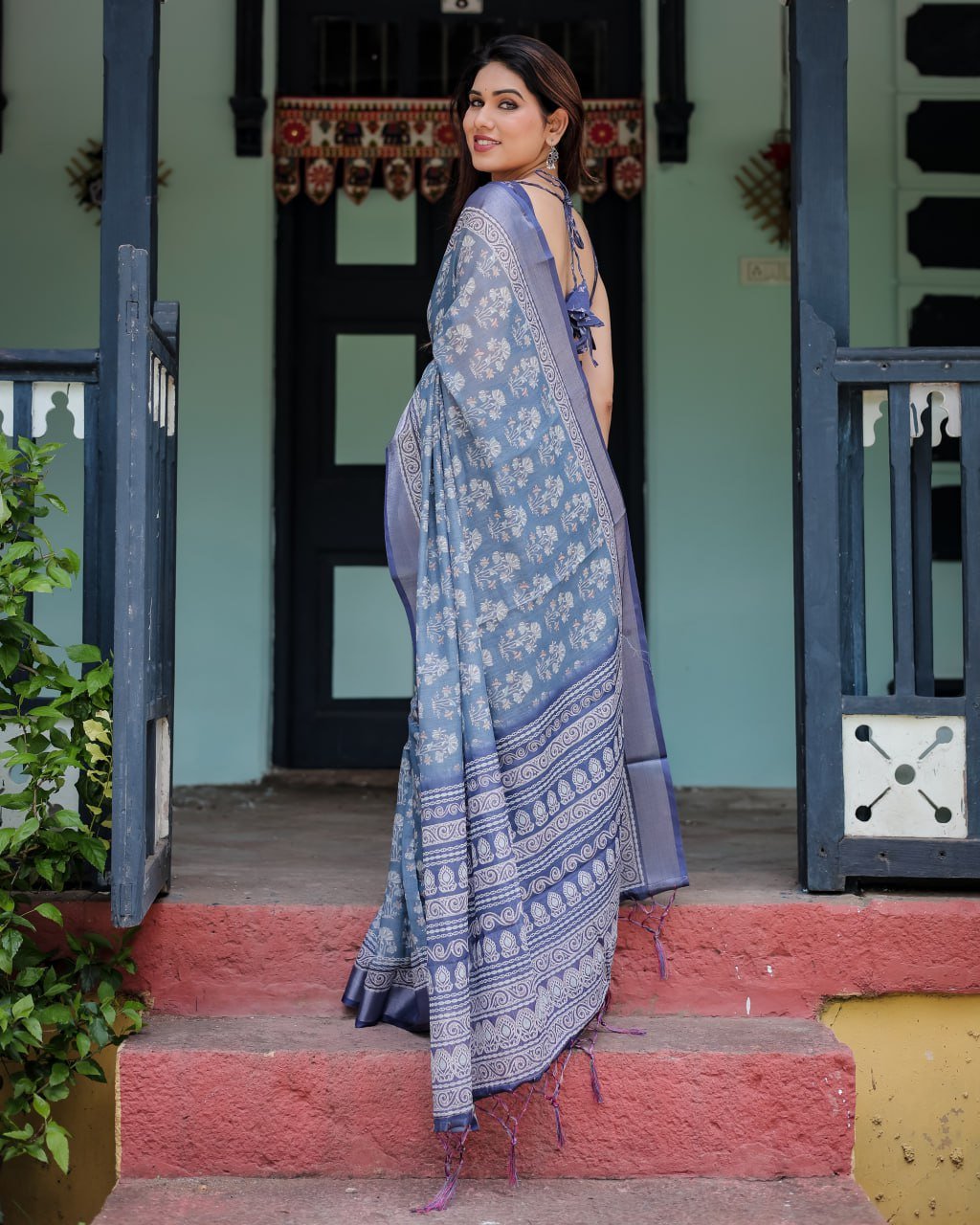 Elegant Blue Linen Cotton Printed Saree with Designer Border - Image 4