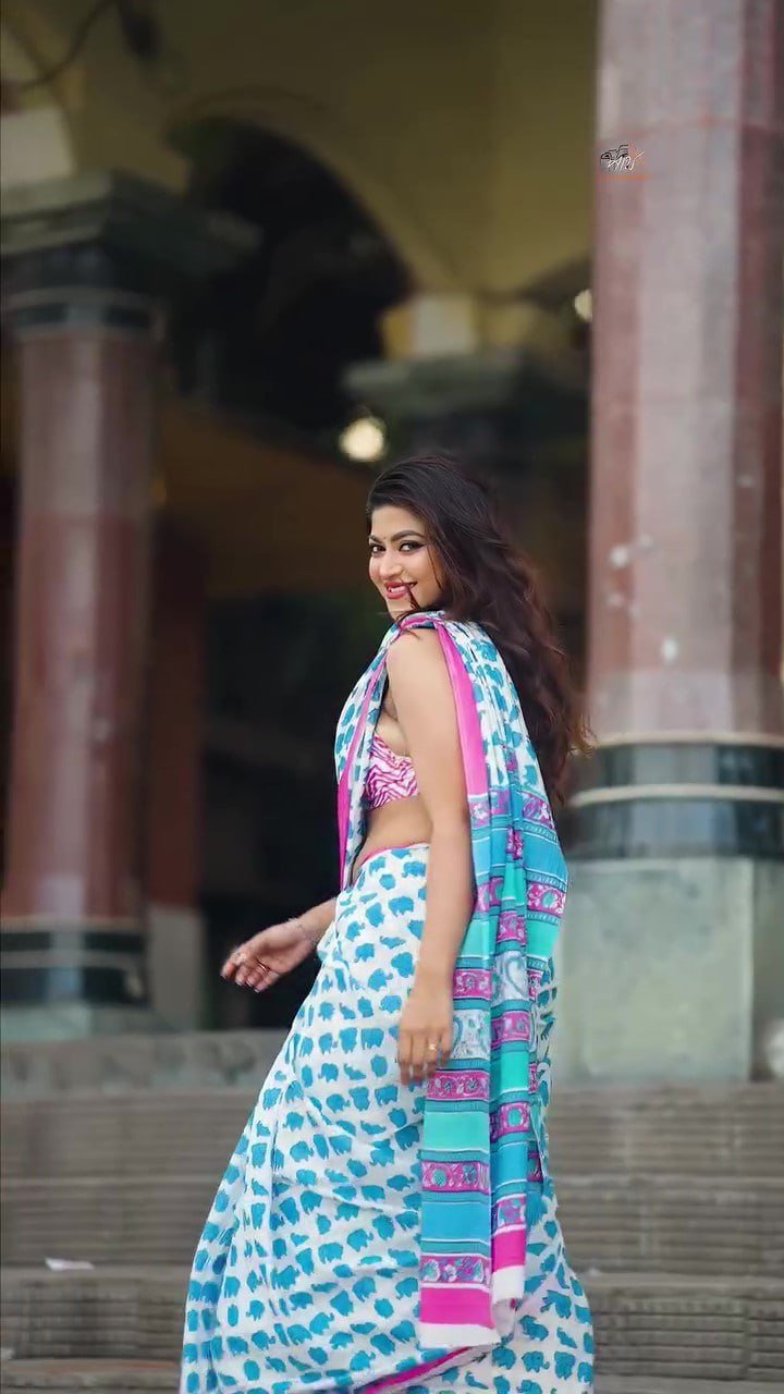 FavisFashion Heritage Bloom Digital Linen Saree - Image 6
