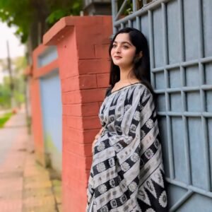 Timeless Grace in Linen Digital Print Saree